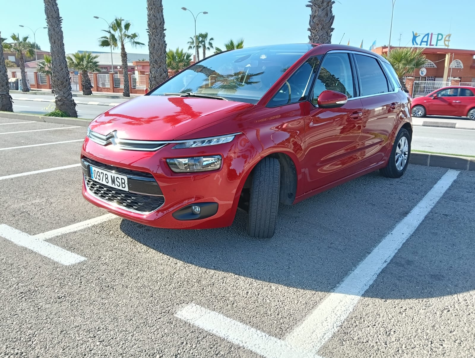 Аренда Citroen C4 Picasso в Торревьехе: цена и условия