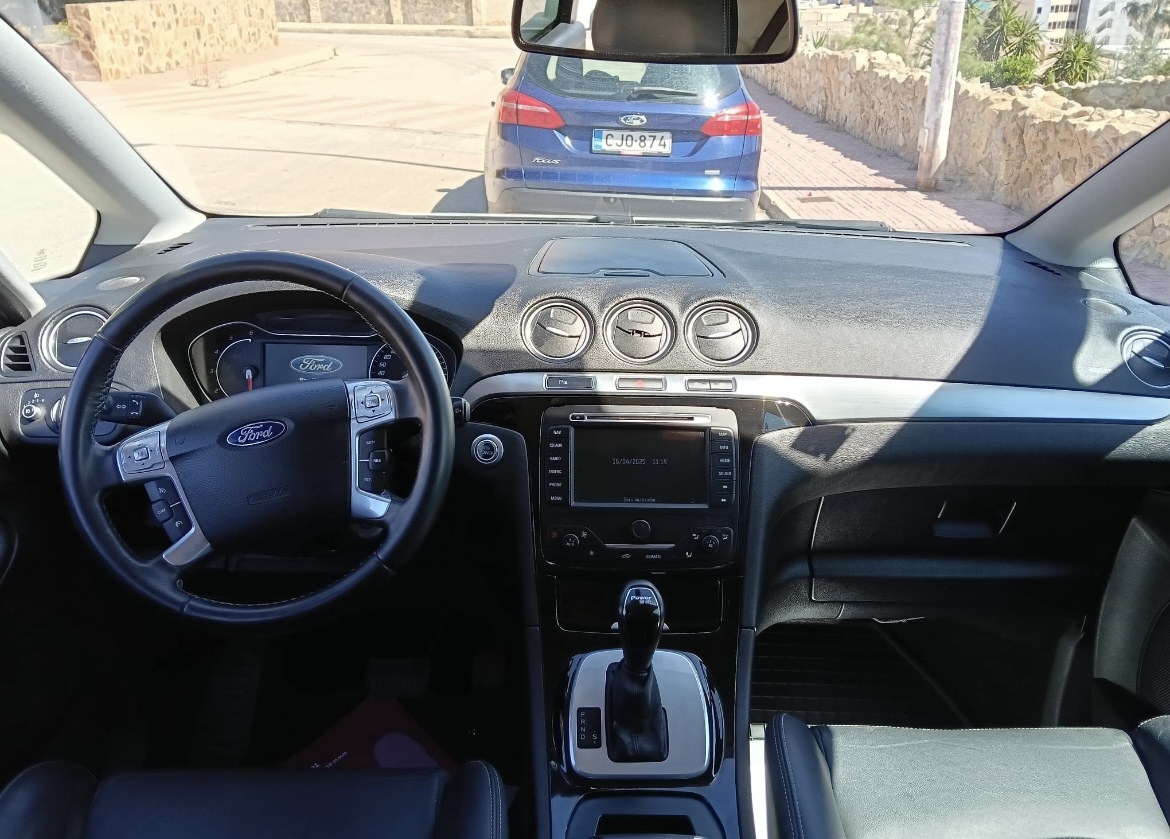 Ford S-Max nuoma Torreviejoje: kaina ir sąlygos