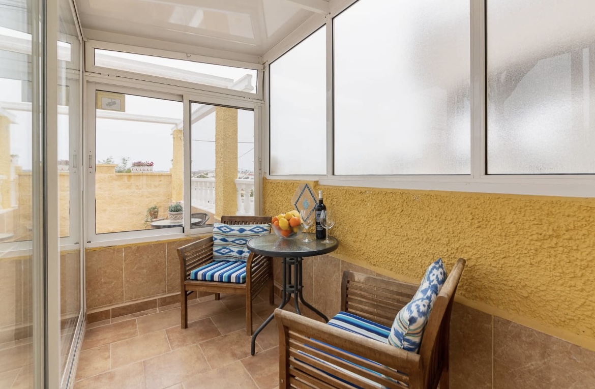 Alquilar Casa adosada con 1 dormitorio en Urano 33, Torrevieja