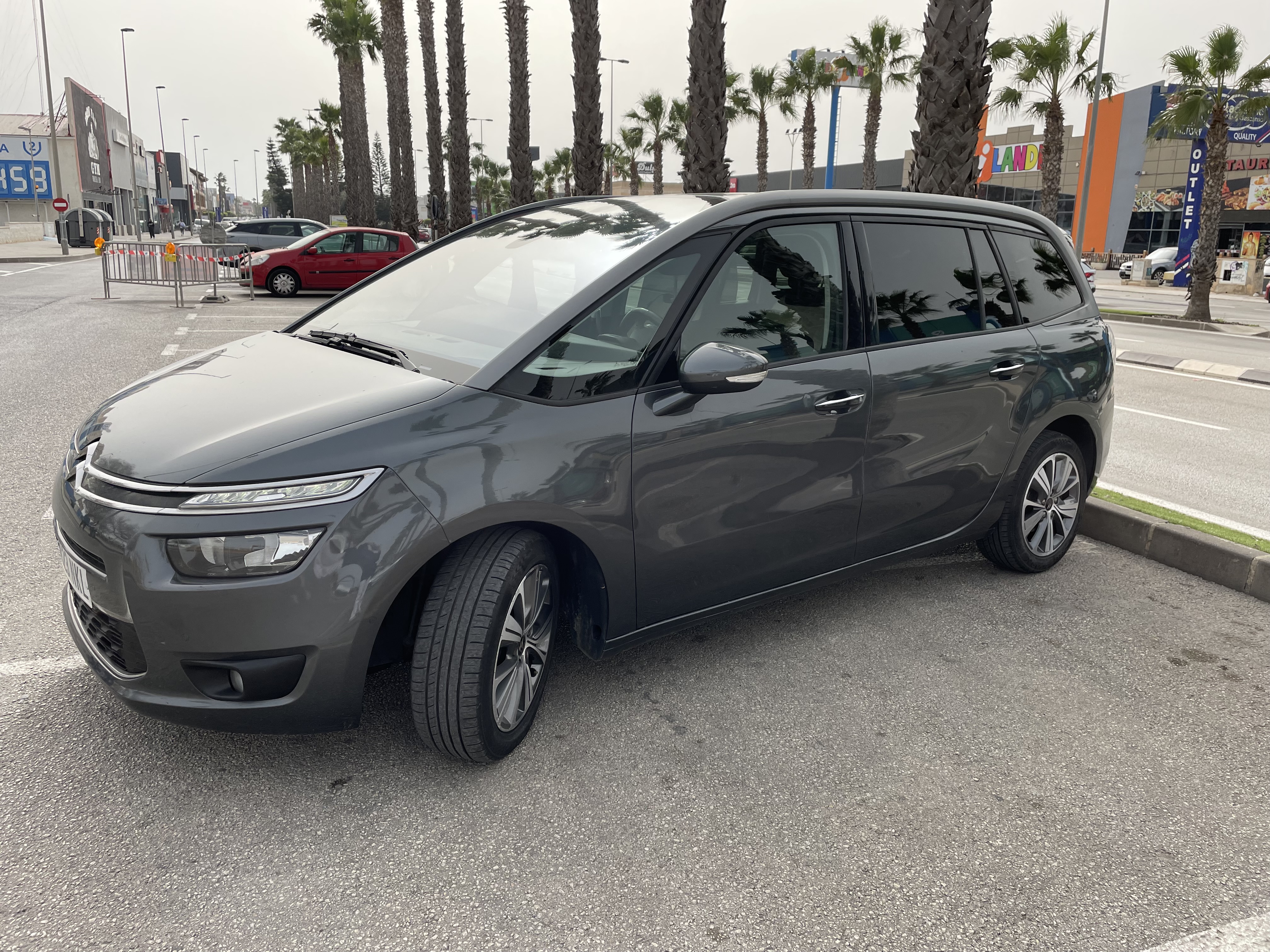 Аренда Citroen C4 Picasso в Торревьехе: цена и условия