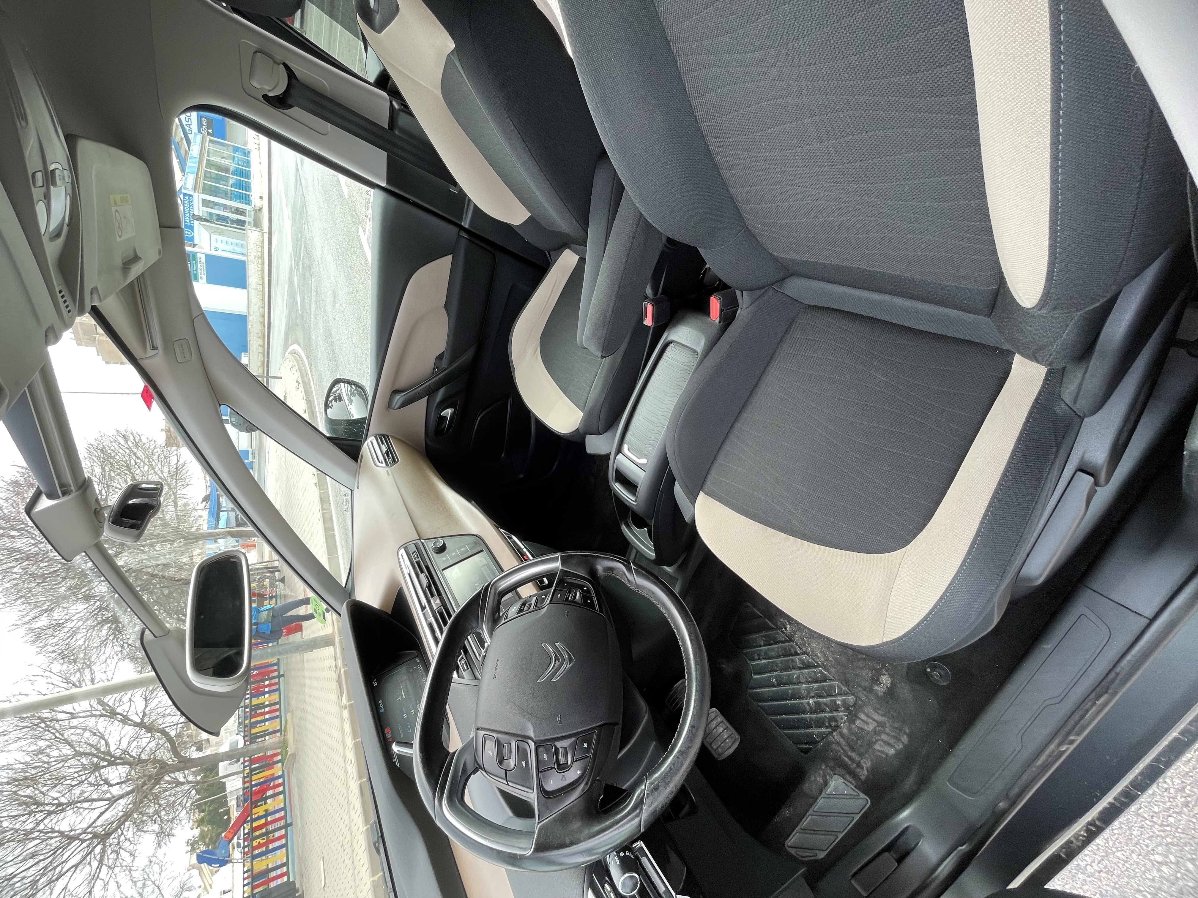 Аренда Citroen C4 Picasso в Торревьехе: цена и условия