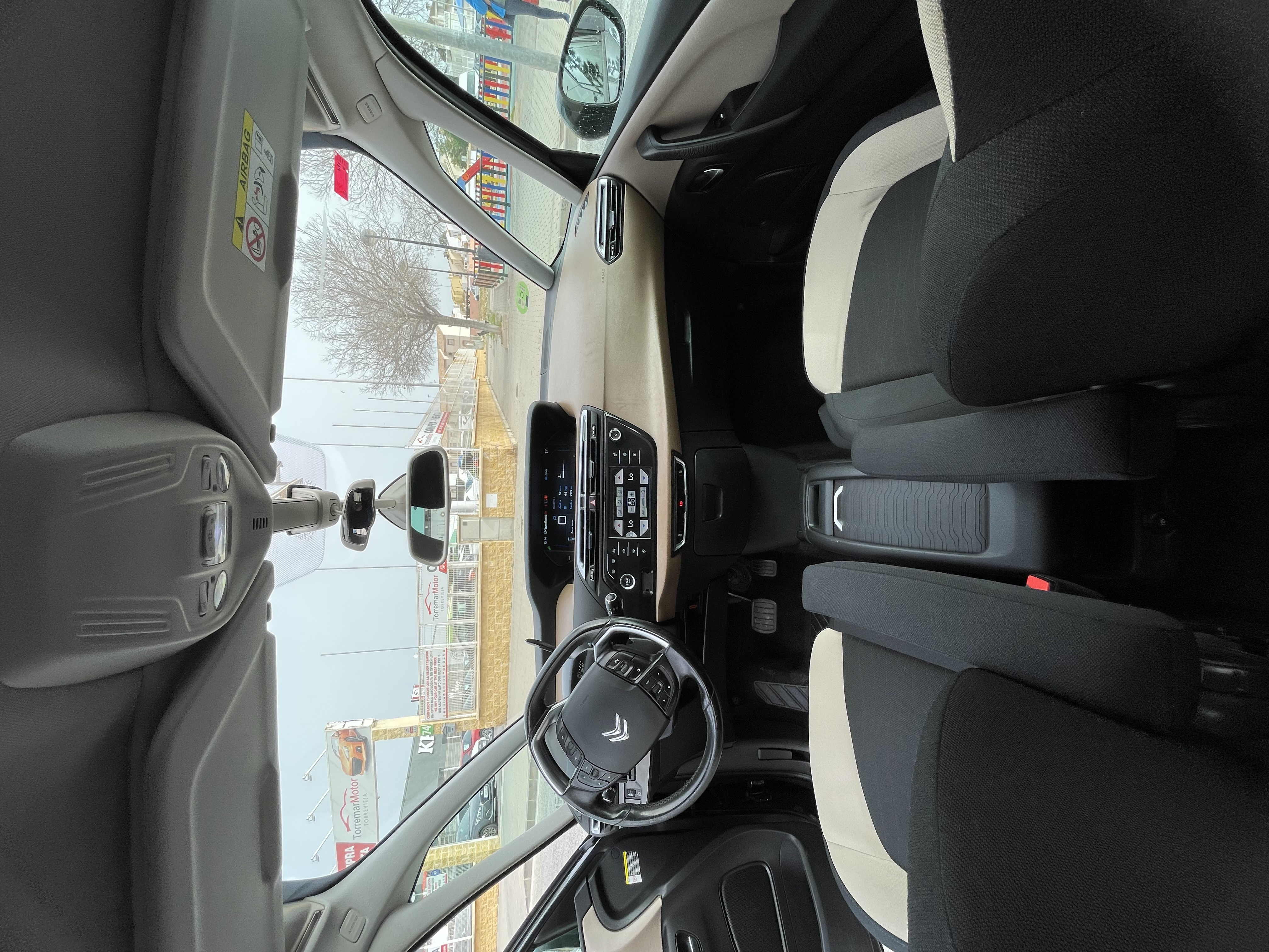 Аренда Citroen C4 Picasso в Торревьехе: цена и условия