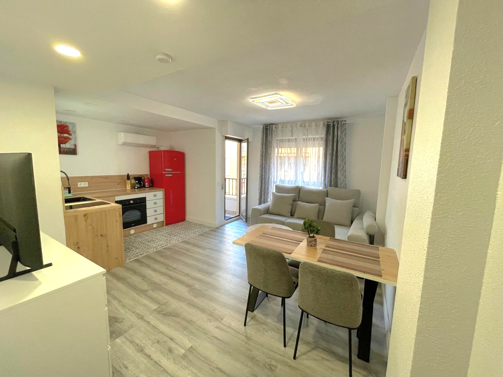 Alquilar Apartamento con 2 dormitorios en C.Suecia 10, Torrevieja