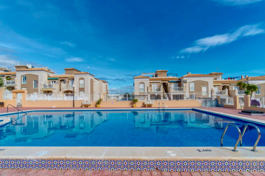 Alquilar Casa adosada con 2 dormitorios en C.Fray Luis de Leon 80, 03183 Torrevieja