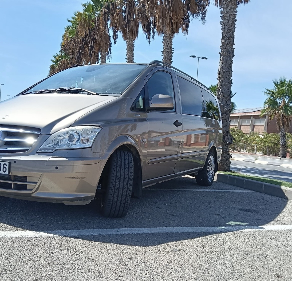 Alquiler de Mercedes-Benz Vito en Torrevieja: Precios y Condiciones