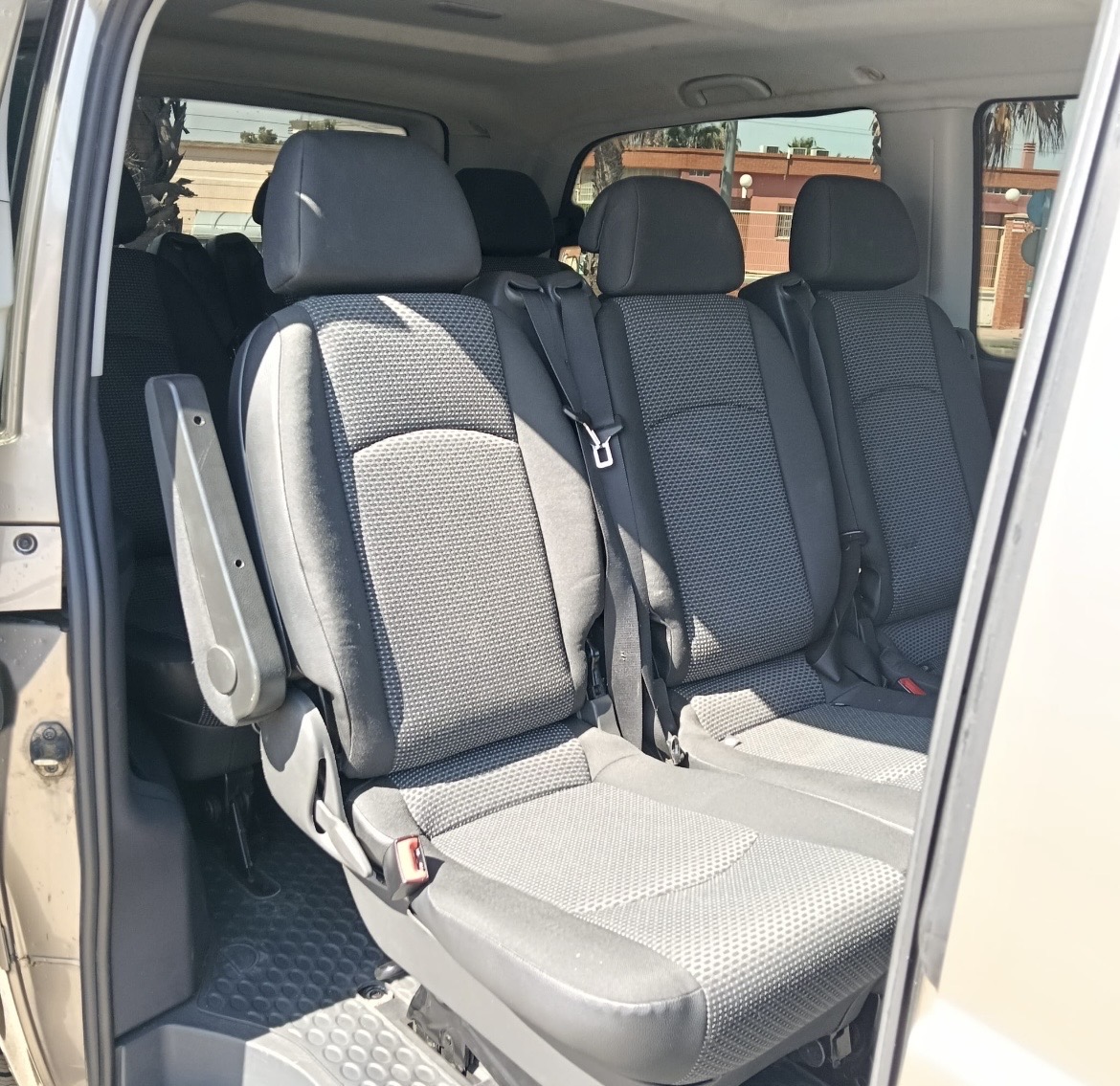 Alquiler de Mercedes-Benz Vito en Torrevieja: Precios y Condiciones