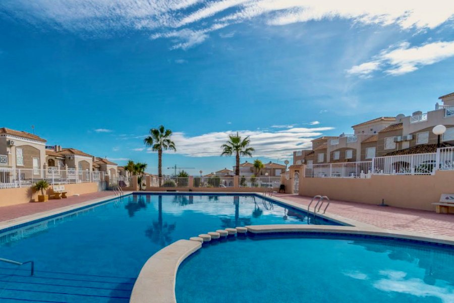 Alquilar Casa adosada con 2 dormitorios en C.Fray Luis de Leon 80, 03183 Torrevieja