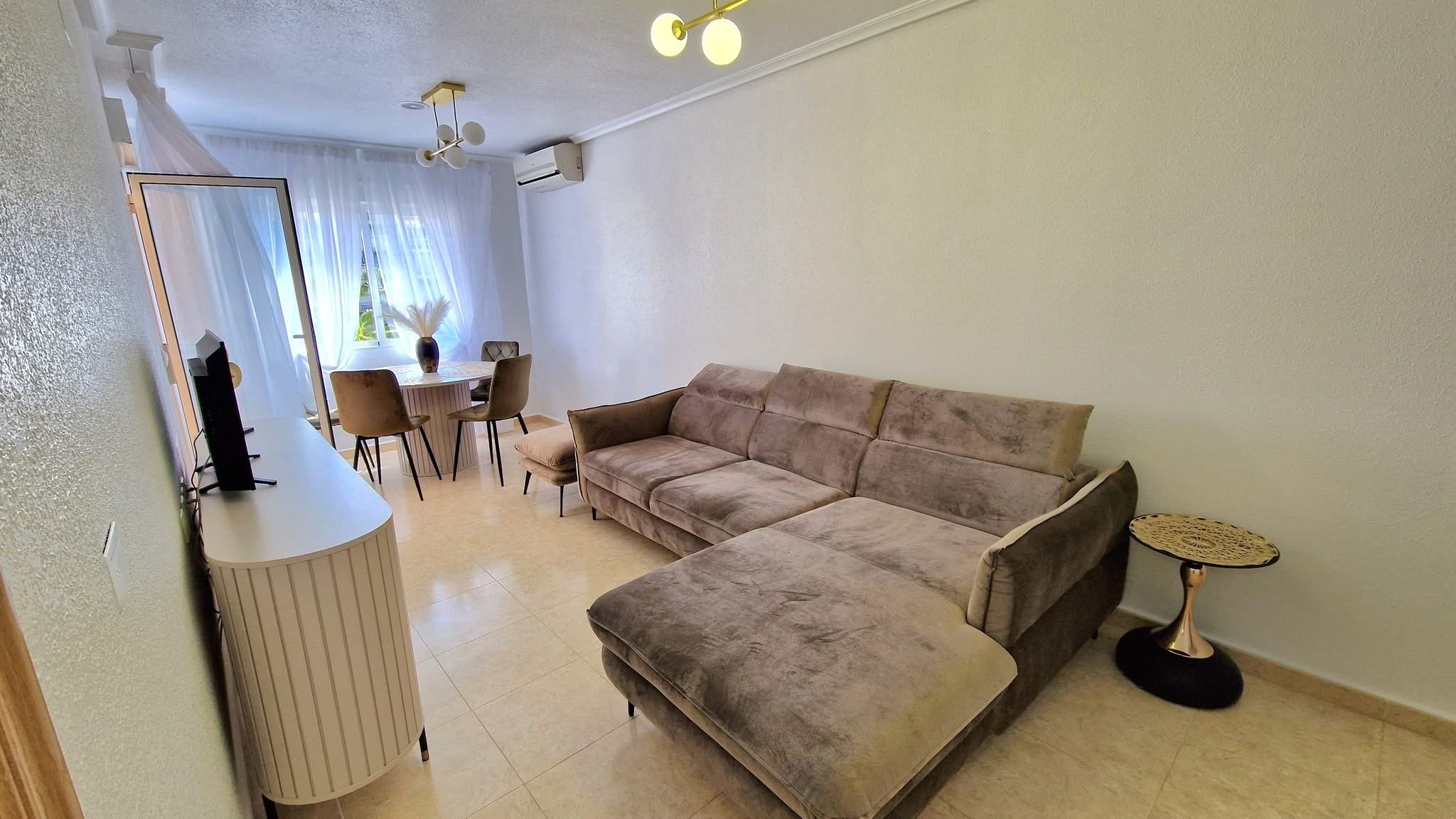 Alquilar Apartamento con 2 dormitorios en 18, Calle Capitan Garcia Gea, Torrevieja