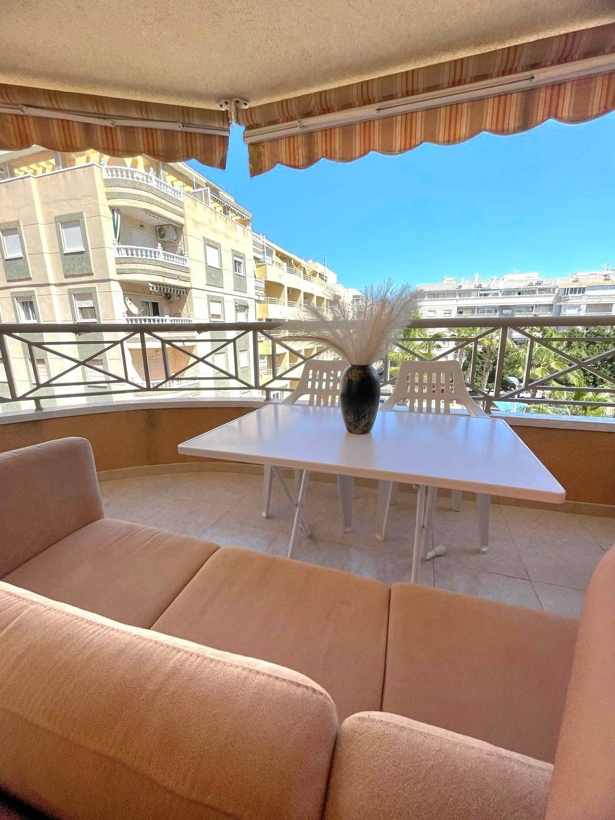 Alquilar Apartamento con 2 dormitorios en 18, Calle Capitan Garcia Gea, Torrevieja