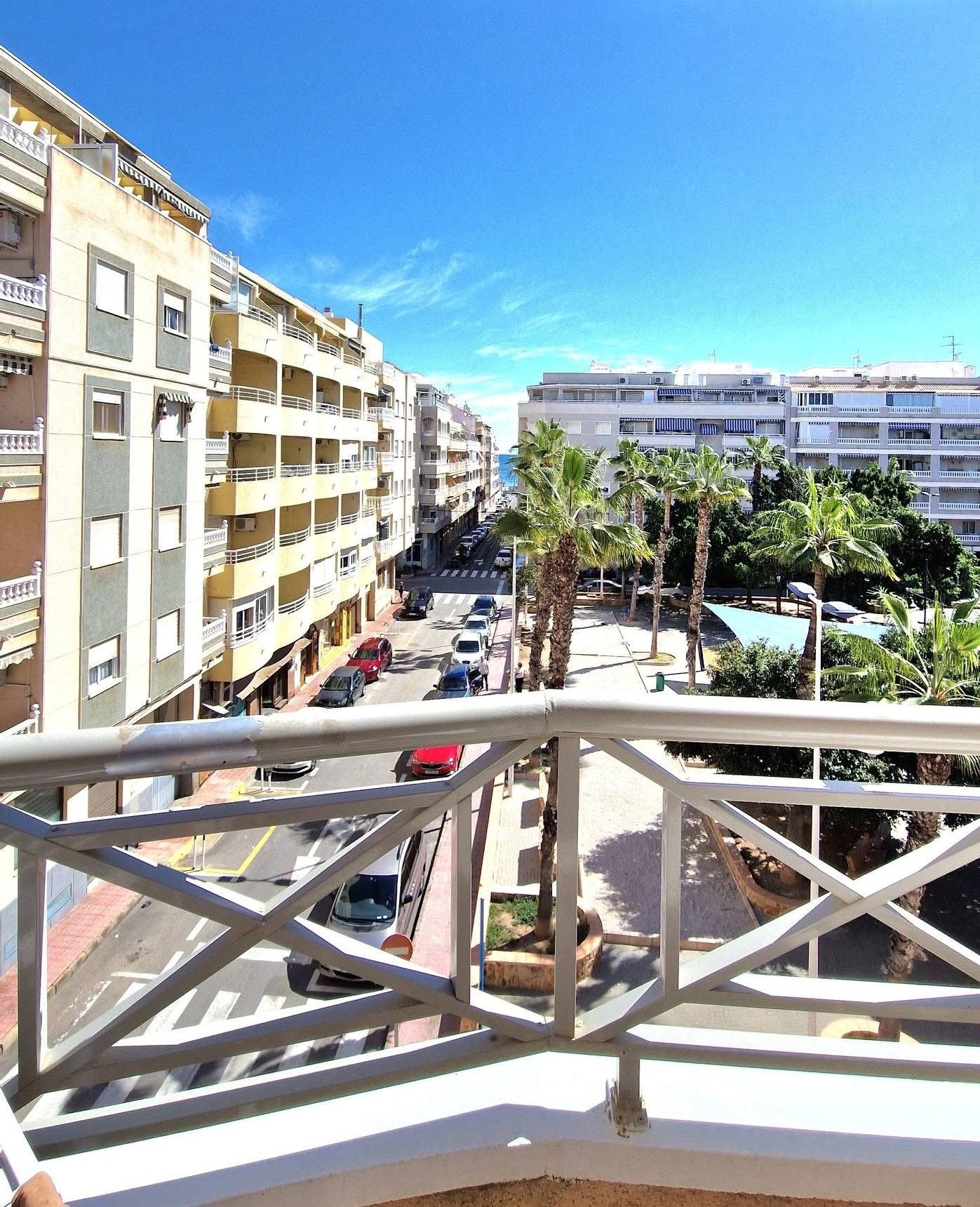 Alquilar Apartamento con 2 dormitorios en 18, Calle Capitan Garcia Gea, Torrevieja