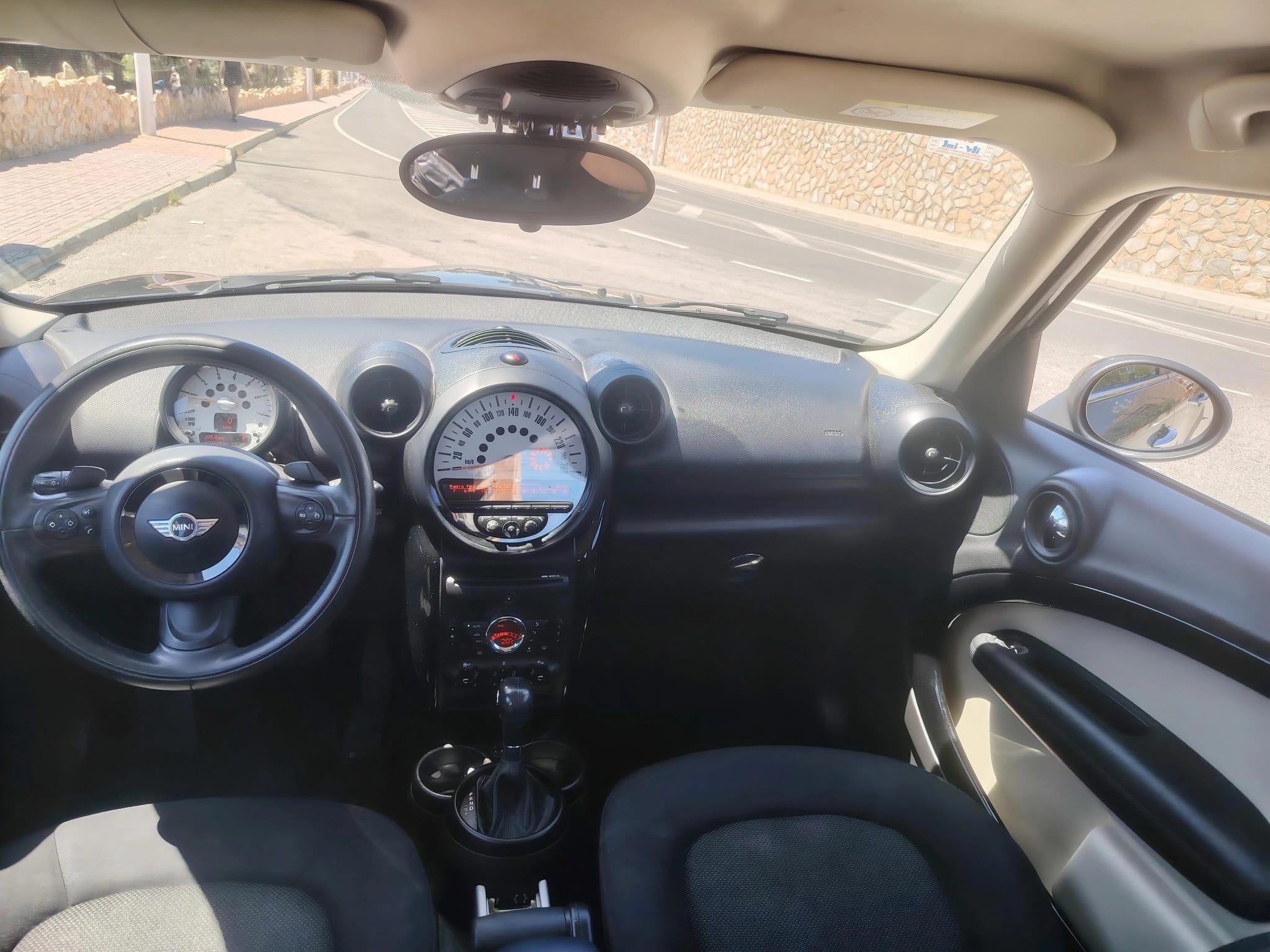 Аренда Mini CountryMan в Торревьехе: цена и условия