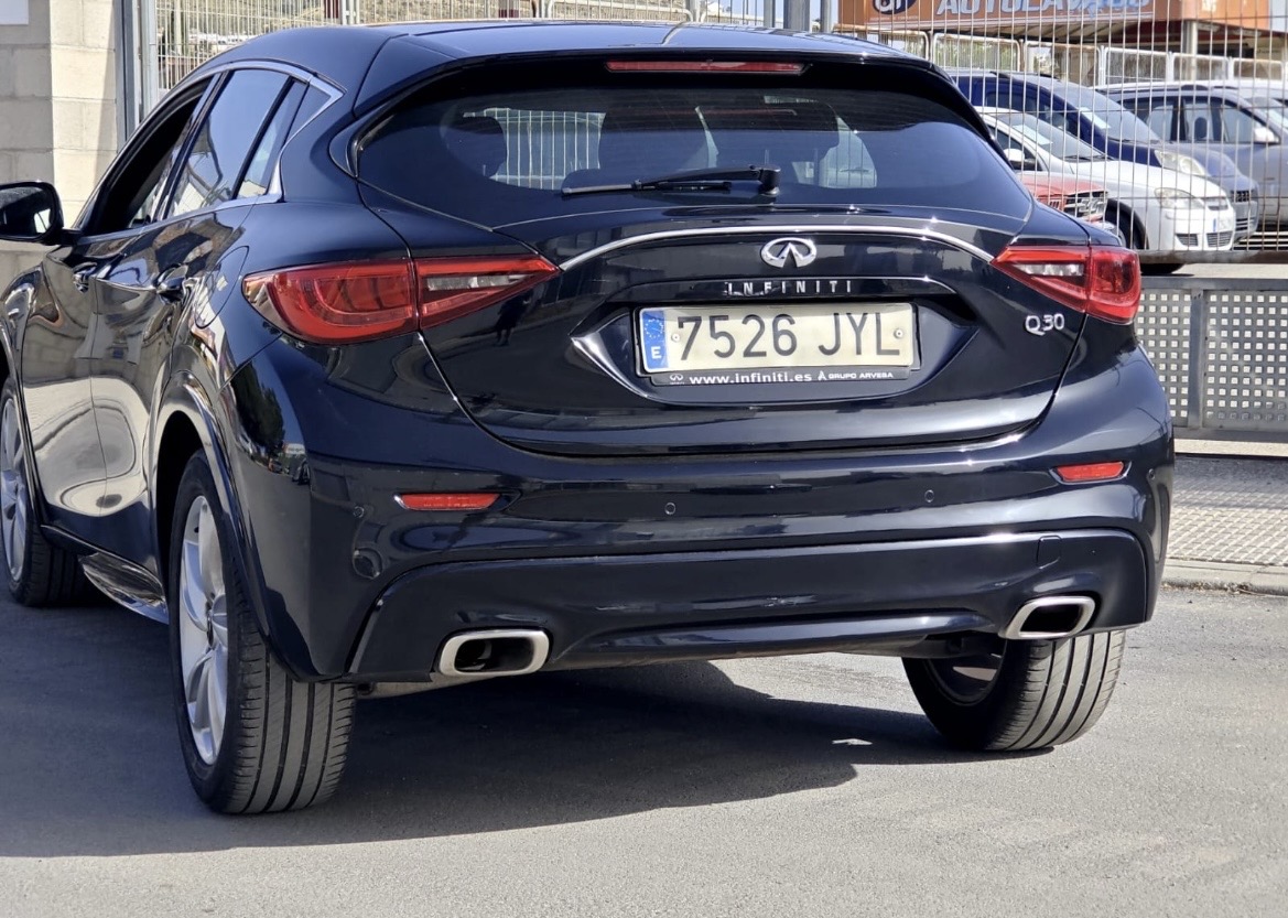 Infiniti Q30 nuoma Torreviejoje: kaina ir sąlygos