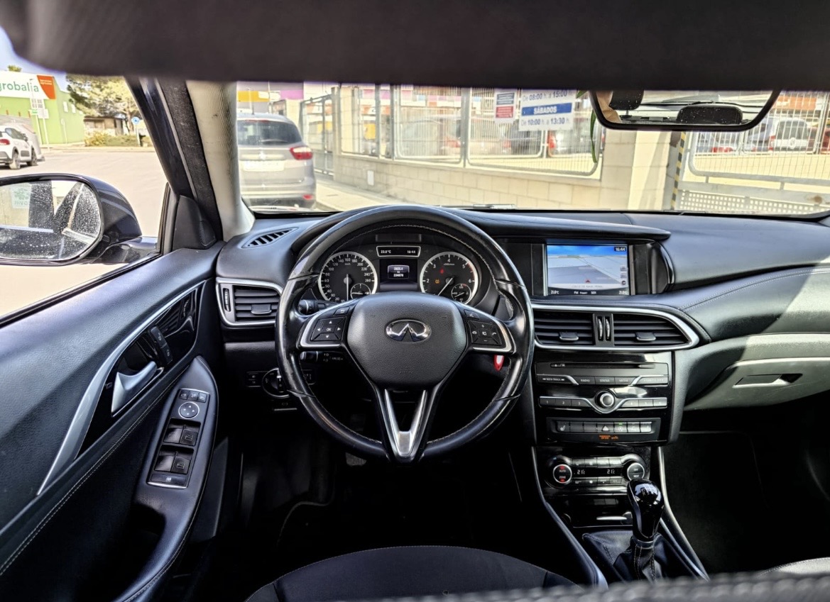 Infiniti Q30 nuoma Torreviejoje: kaina ir sąlygos