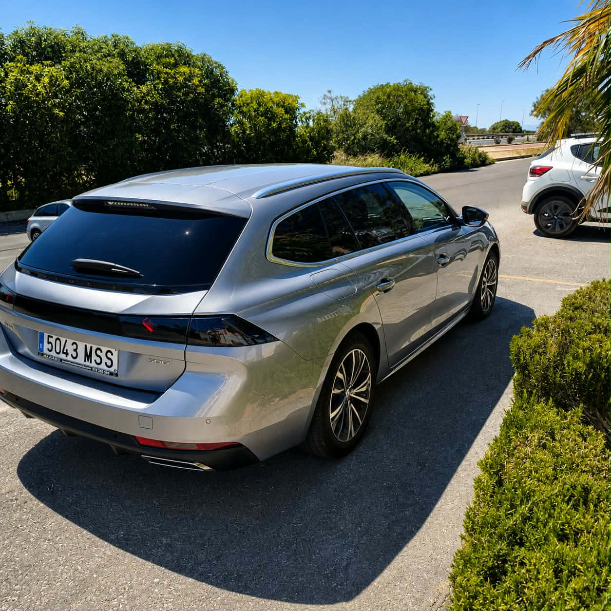 Rent Peugeot 508SW in Torrevieja: Prices and Terms