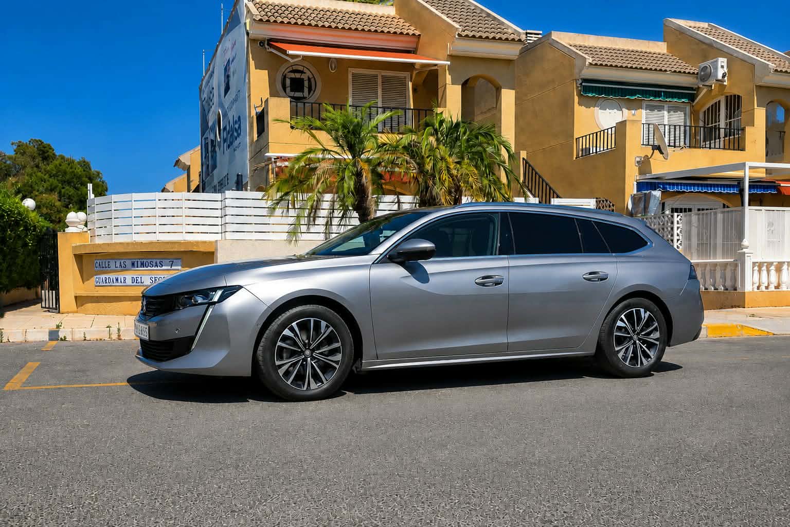 Rent Peugeot 508SW in Torrevieja: Prices and Terms